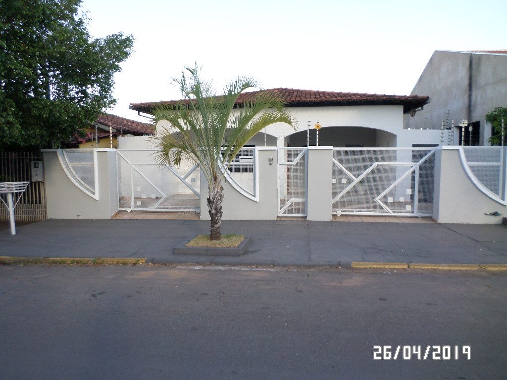 Casa à venda no Jd. Brasília