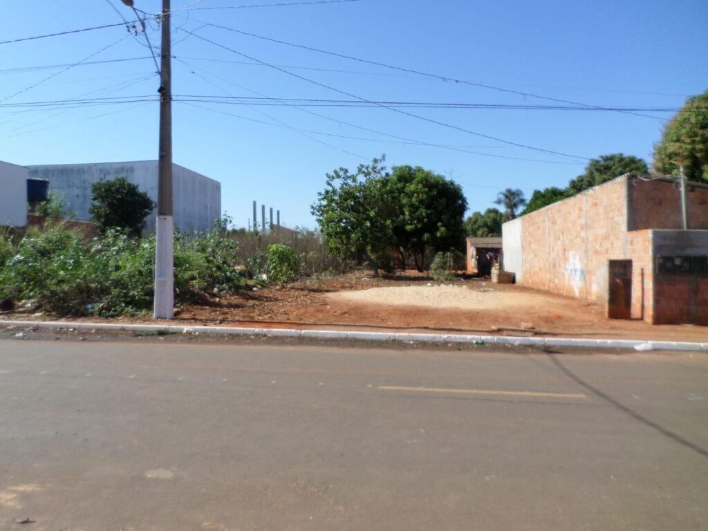 Vende-se terreno Comercial no Jardim Rui Barbosa