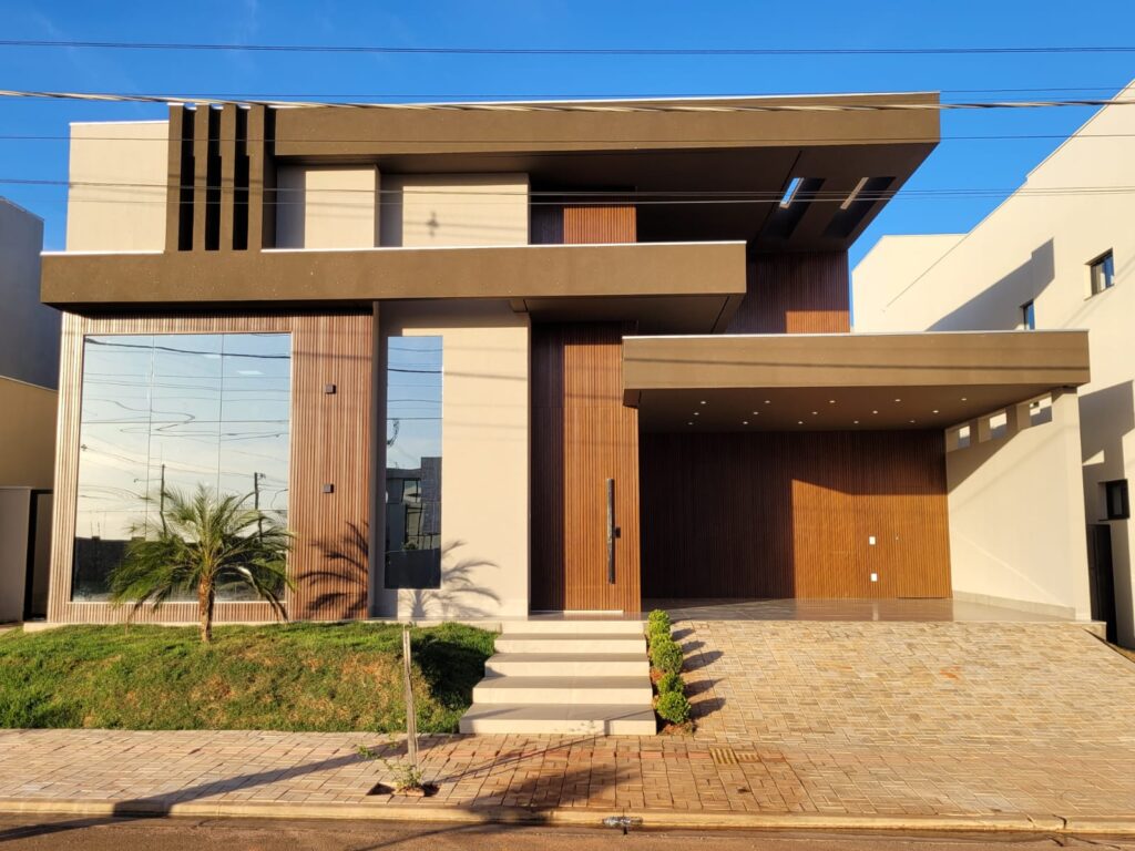 Vende-se Casa de Alto Padrão /Condomínio de Luxo / Residencial Horizontal no Royal Boulevard do Cerrado em Rondonópolis/MT