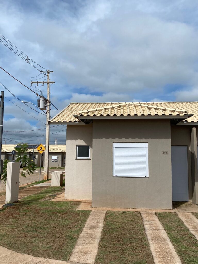 Vende-se casa em condomínio fechado em Rondonópolis