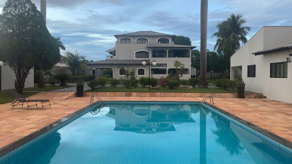 🏡 IMÓVEL RESIDENCIAL E/OU COMERCIAL À VENDA | 890,25 m² Construídos em Terreno de 3.500 m² | Monte Líbano | Rondonópolis/M