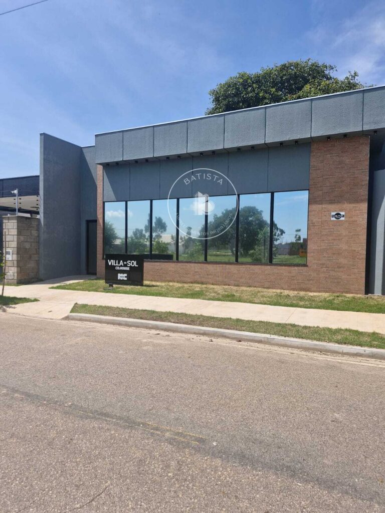 Casa para Locação no Villa do Sol Co.House em Rondonópolis | 3 Quartos, Suíte e Garagem para 2 Carros