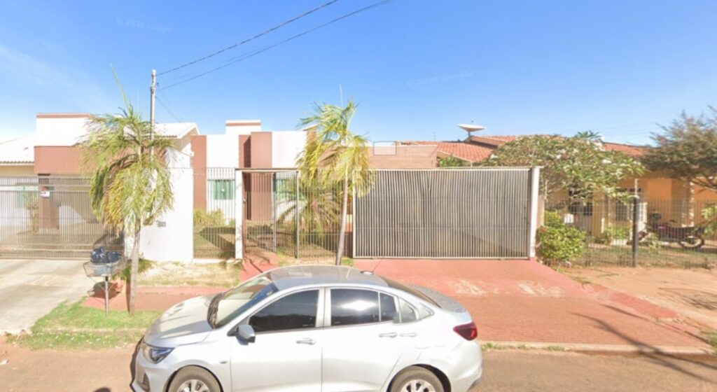 Casa para Alugar no Parque Sagrada Família – 3 Suítes e Piscina